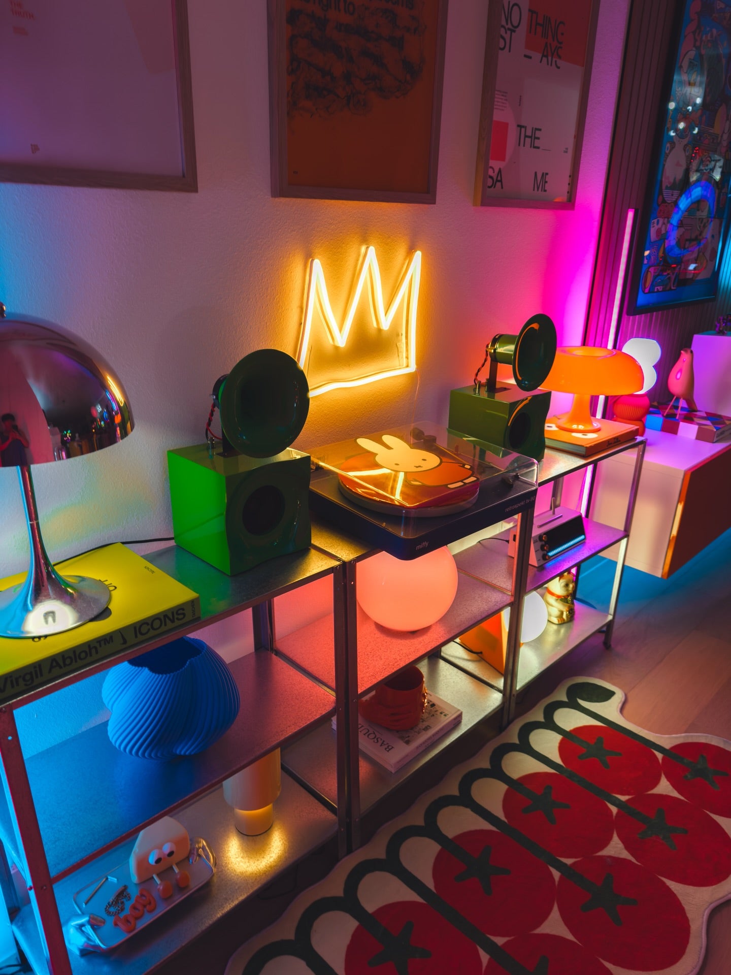 Crown Neon Sign